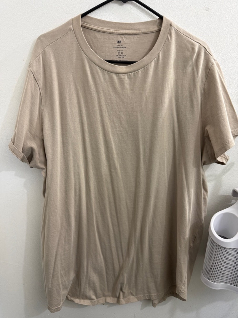 H&M Men’s Short Sleeve Crew Neck T-Shirt in Taupe
